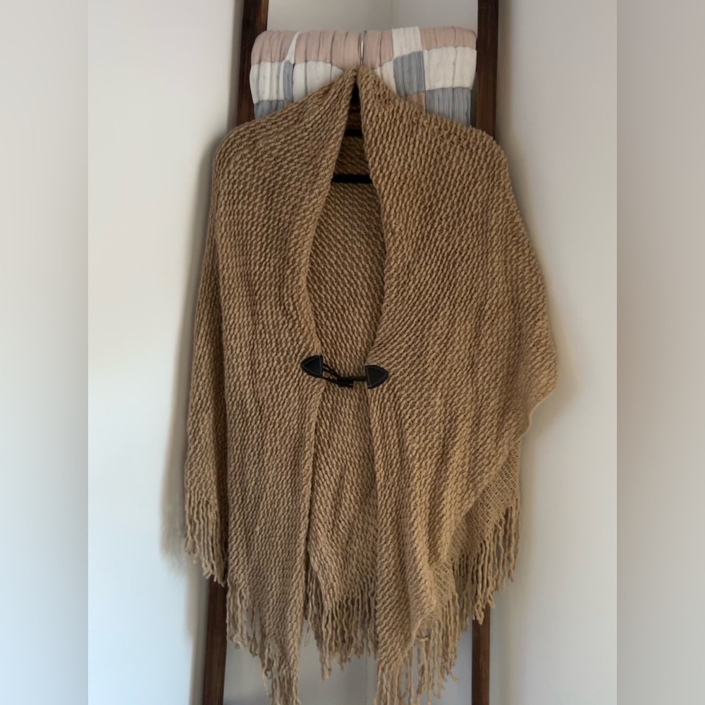Poncho/ Shawl